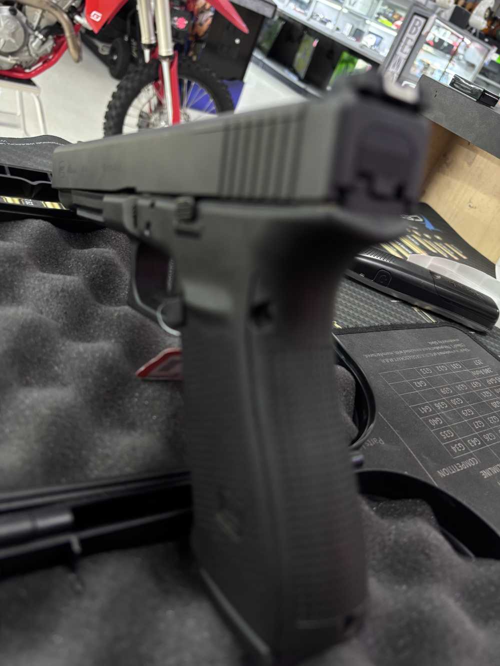 Glock 40 Gen 4 10mm MOS 6” w/box 3 magazines -img-8