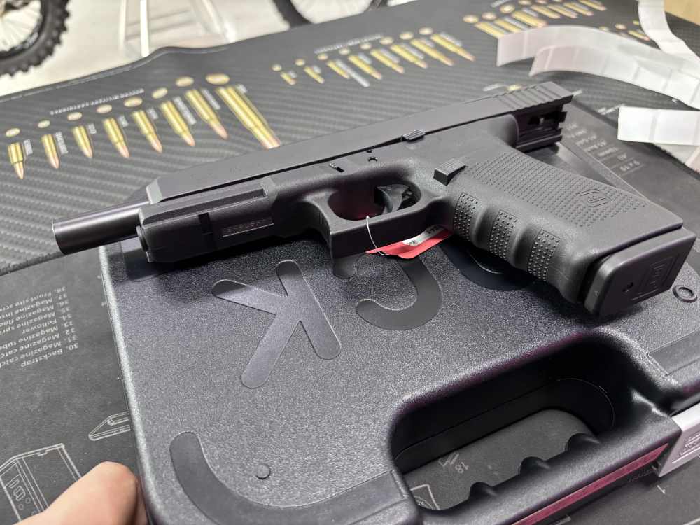 Glock 40 Gen 4 10mm MOS 6” w/box 3 magazines -img-55