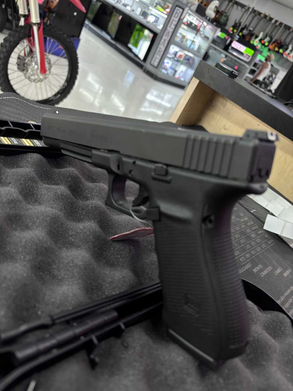 Glock 40 Gen 4 10mm MOS 6” w/box 3 magazines -img-9