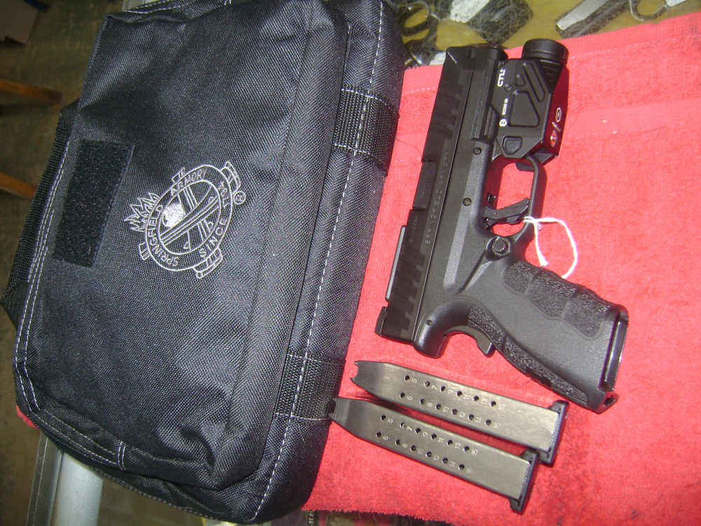SPRINGFIELD MOD 4 -9MM -2-16rd MAGAZINES VIRIDIAN LIGHT W/CHARGER-img-0
