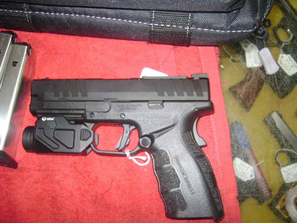 SPRINGFIELD MOD 4 -9MM -2-16rd MAGAZINES VIRIDIAN LIGHT W/CHARGER-img-3