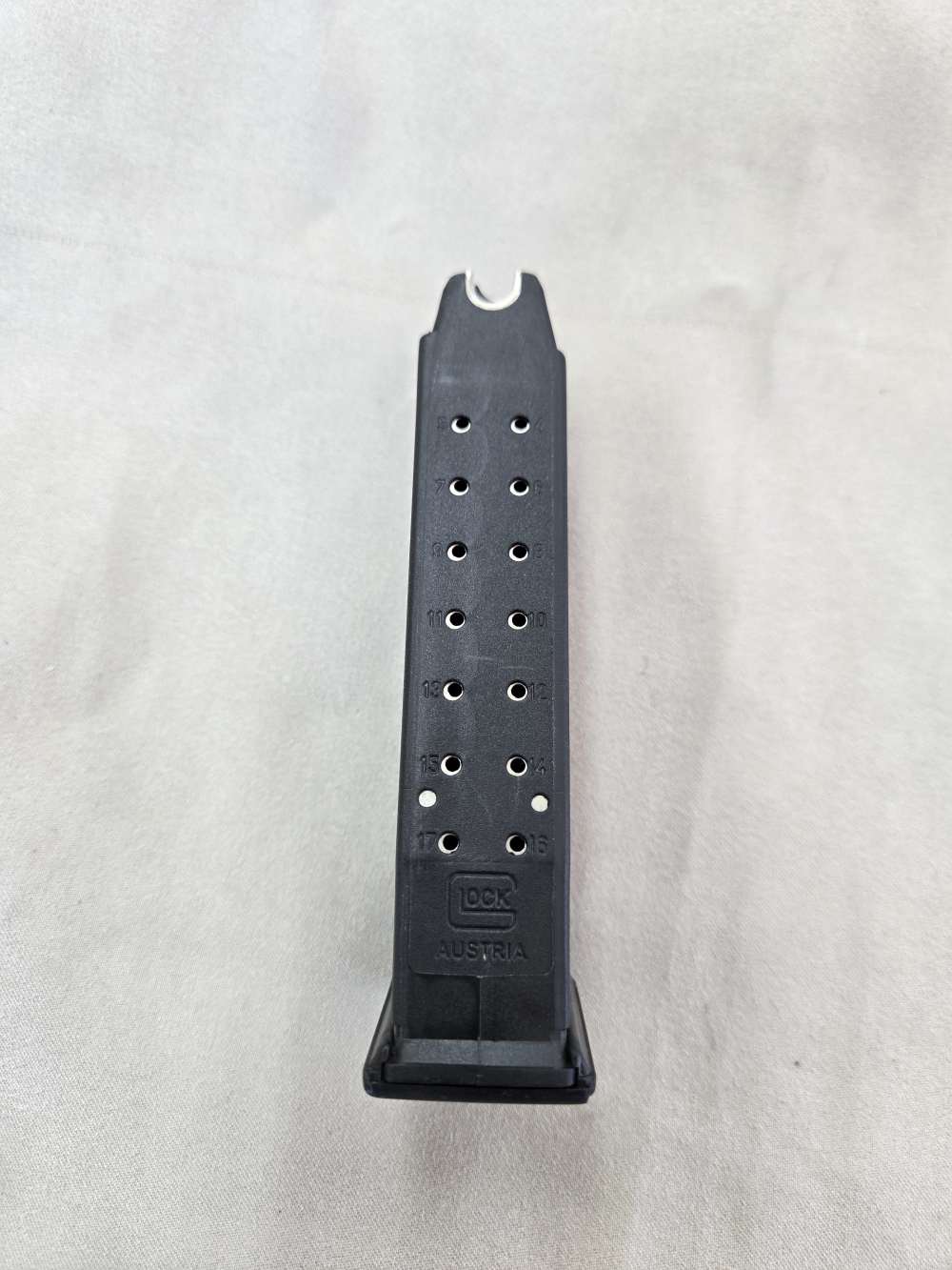 Glock 17 Gen 2 One Magazine Needs Front Sight 9mm Pistol  Priced to Sell-img-9