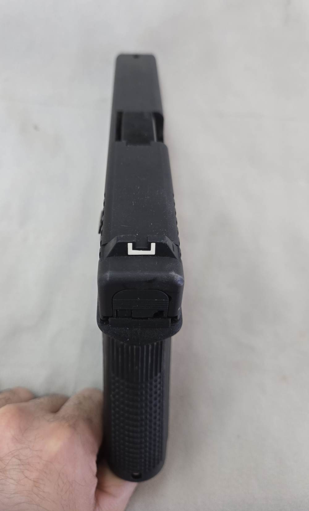Glock 17 Gen 2 One Magazine Needs Front Sight 9mm Pistol  Priced to Sell-img-2