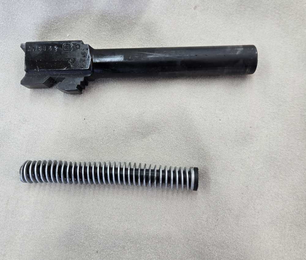 Glock 17 Gen 2 One Magazine Needs Front Sight 9mm Pistol  Priced to Sell-img-8