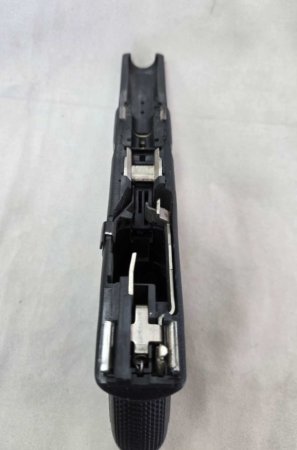 Glock 17 Gen 2 One Magazine Needs Front Sight 9mm Pistol  Priced to Sell-img-6