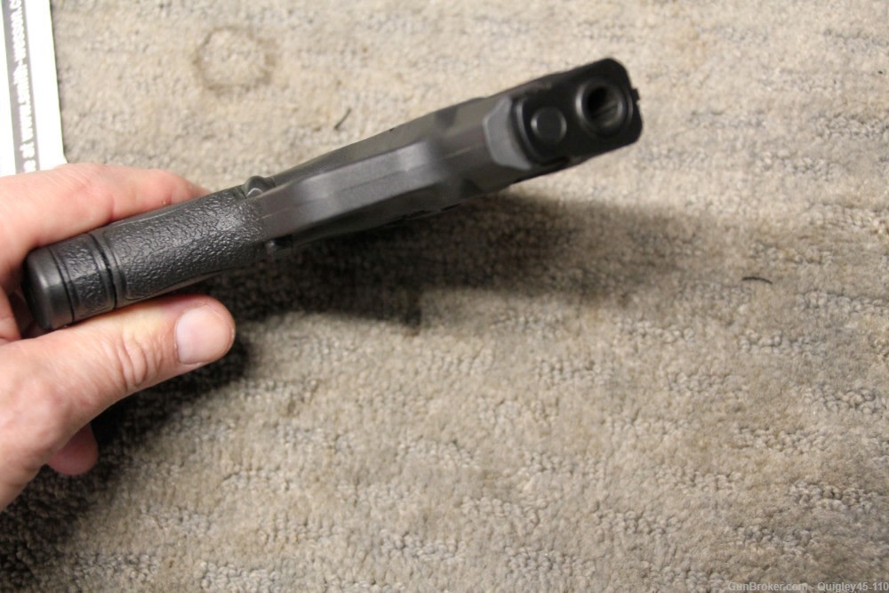 Smith & Wesson M&P 9mm Shield -img-6
