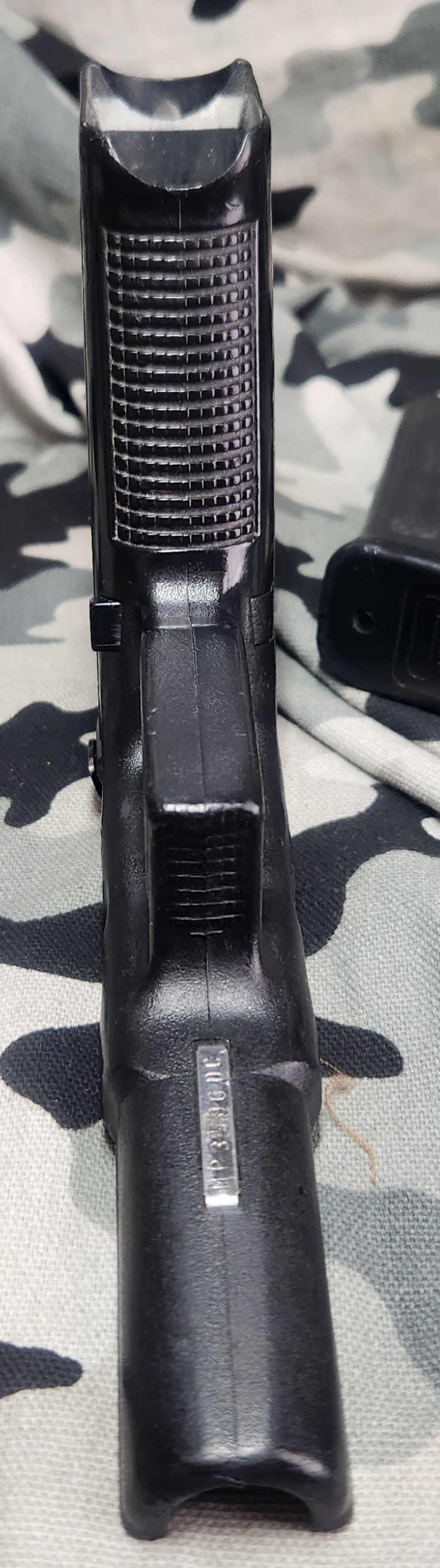 Glock 17 Gen 2 9MM Complete Frame Used 596DC 1-17Rnd mag inc. Hard To Find-img-7
