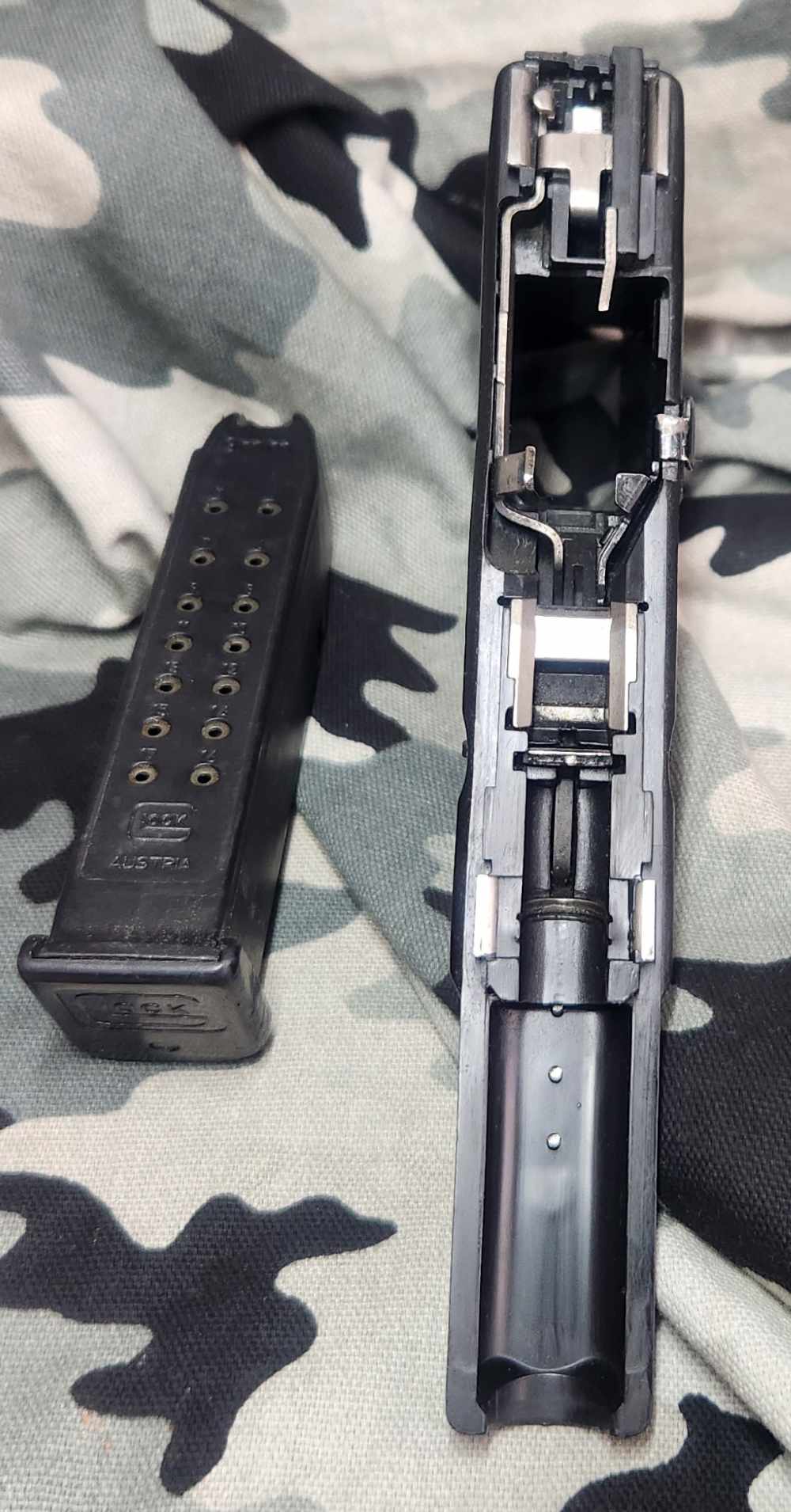 Glock 17 Gen 2 9MM Complete Frame Used 596DC 1-17Rnd mag inc. Hard To Find-img-5
