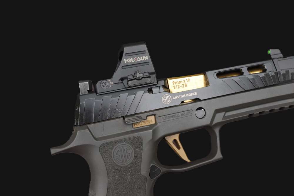 SIG Sauer Custom Works Spectre Comp w/ HoloSun & 3/Mags-img-3