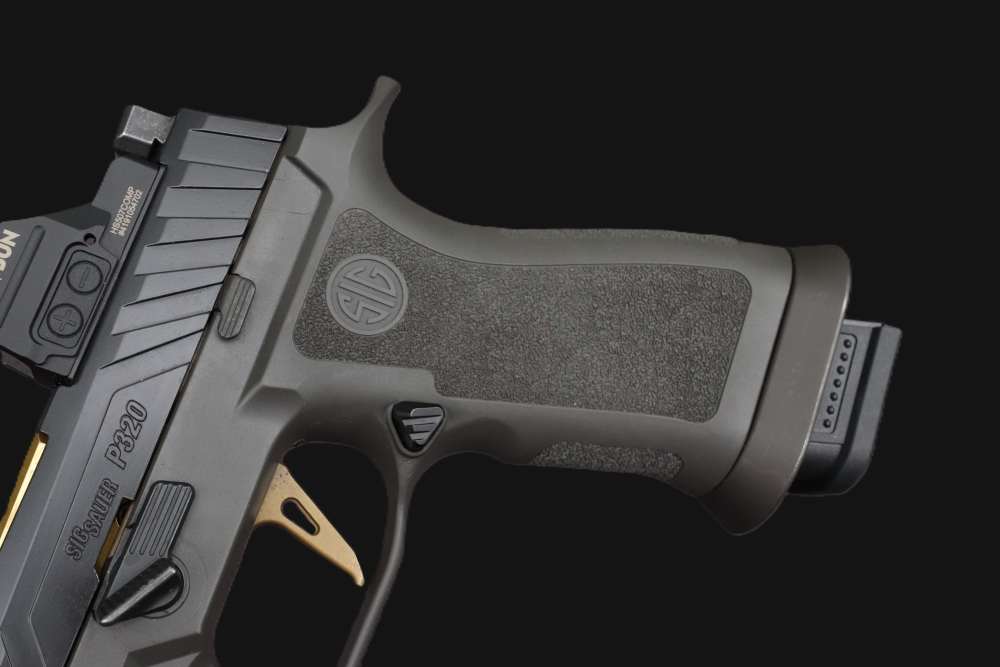 SIG Sauer Custom Works Spectre Comp w/ HoloSun & 3/Mags-img-7