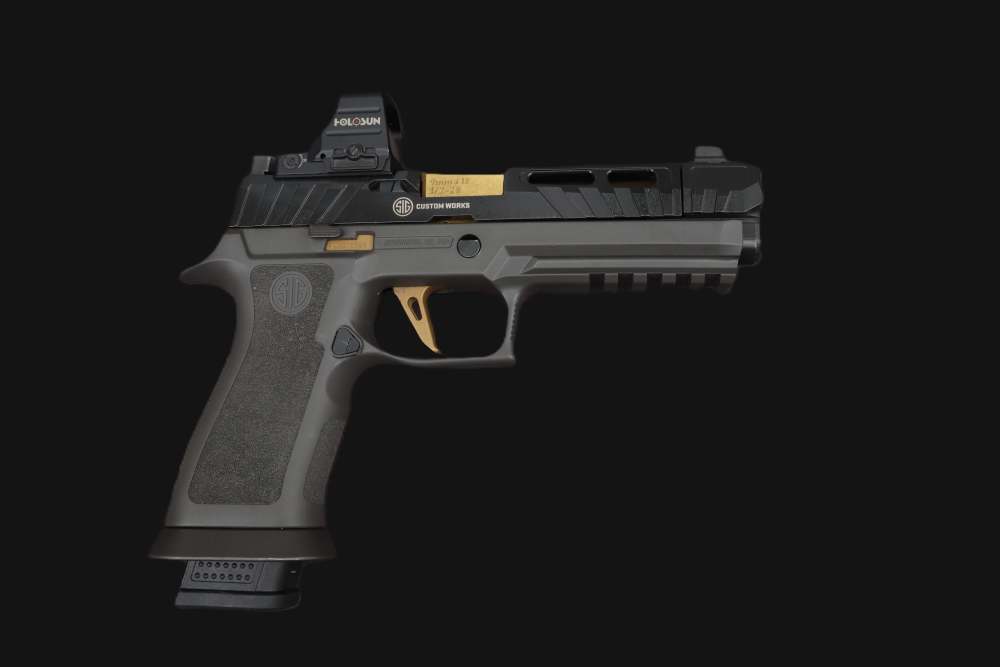 SIG Sauer Custom Works Spectre Comp w/ HoloSun & 3/Mags-img-1