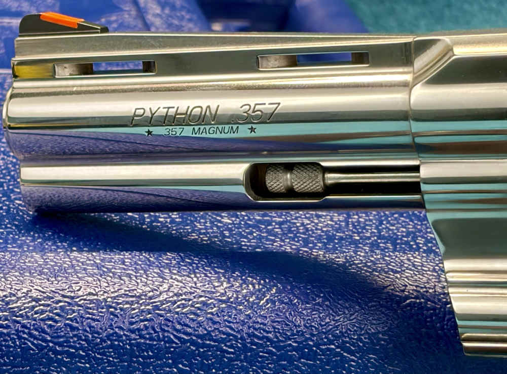 MAGNIFICENT COLT PYTHON high polish 4.25” barrel-img-6