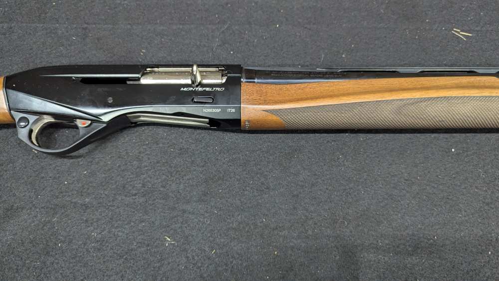Benelli Montefeltro 20GA 24inch Semi Auto 10886 NIB-img-4