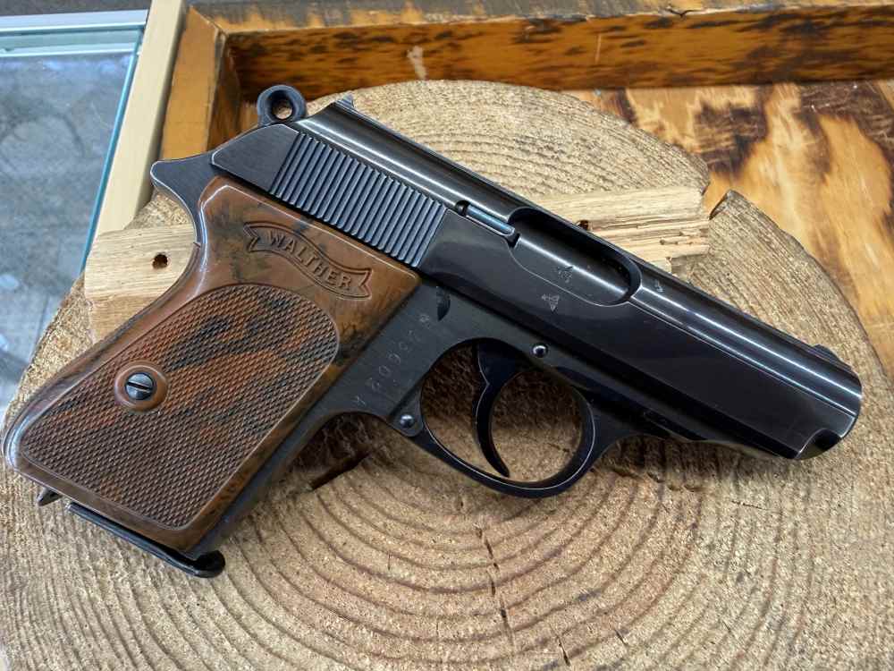 Walther ppk with 2 mags and Holster -img-1