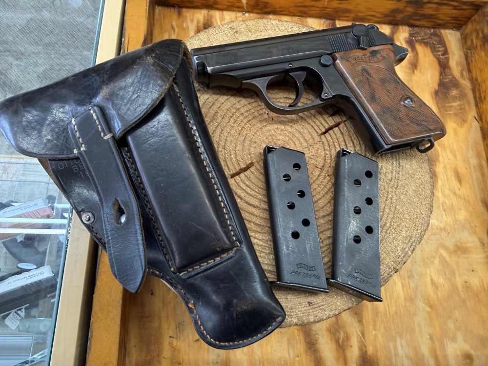Walther ppk with 2 mags and Holster -img-0