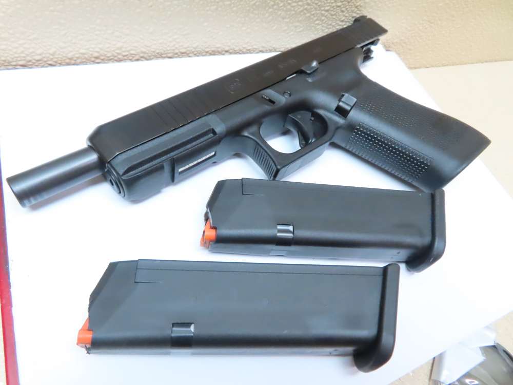 GLOCK 17L Gen5 MOS – 9mm – Long-Slide Precision – MINT / -img-26