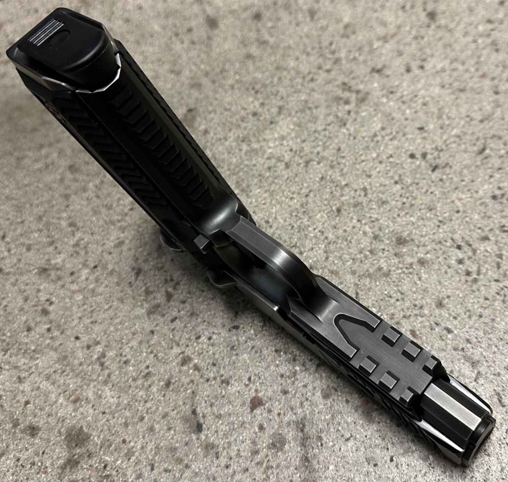 Nighthawk Custom 1911 Agent 2 Commander 4.25" 45ACP Recon IOS Smoked Nit-img-10