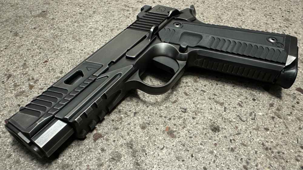 Nighthawk Custom 1911 Agent 2 Commander 4.25" 45ACP Recon IOS Smoked Nit-img-4