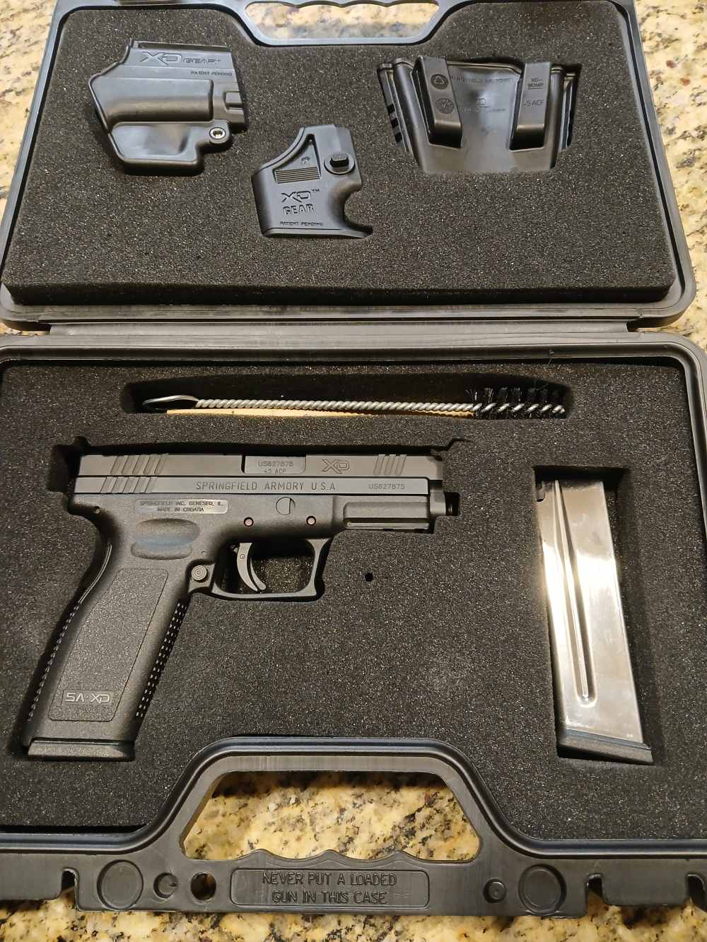 Springfield XD-45 with case, accessories and 4 extra mags. like new-img-1