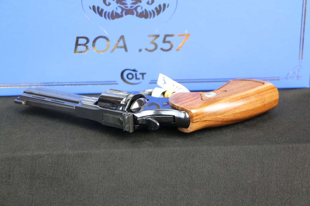 NEW 2026 COLT BOA Revolver 357MAG 4.25" SA Deluxe Wood 357 Presentation Box-img-4