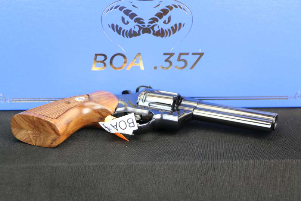 NEW 2026 COLT BOA Revolver 357MAG 4.25" SA Deluxe Wood 357 Presentation Box-img-3