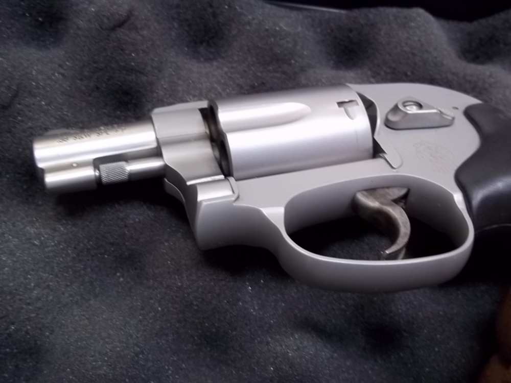 SMITH AND WESSON 638-3 AIRWEIGHT LIKE NEW 38+P ESTATE GUN -img-12