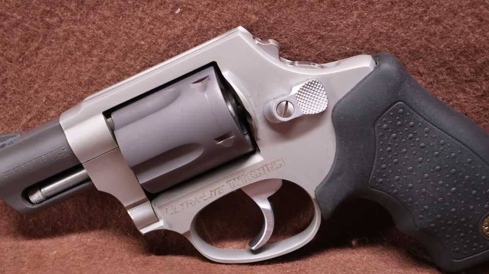 Taurus Ultra-Lite Titanium 38 SPL 5 Shot Bobbed Hammer DA 2" Ported BRL -img-10
