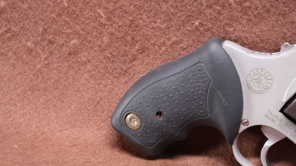 Taurus Ultra-Lite Titanium 38 SPL 5 Shot Bobbed Hammer DA 2" Ported BRL -img-1
