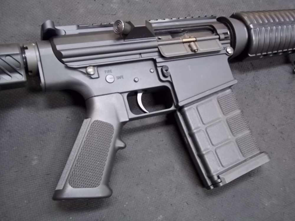 DPMS LR-308 7.62X51MM NEAR PERFECT ESTATE GUN -img-2