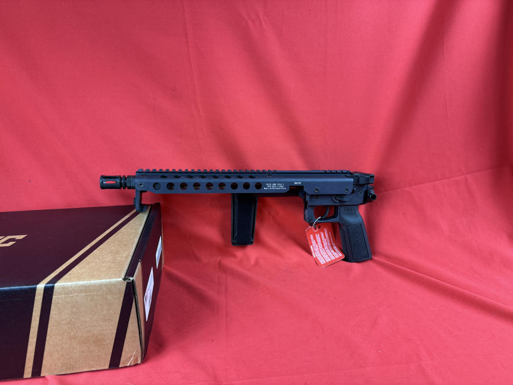 KelTec KP50 5.7x28mm Pistol, NEW IN BOX, GREEN DOT INCLUDED!-img-3