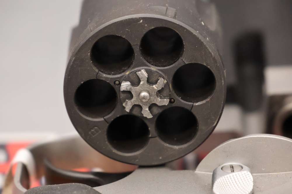 Taurus Raging Hunter Revolver .44MAG / .44SPL 8.25" w/ Box - NEW - 6rds - -img-40