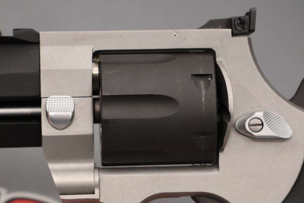 Taurus Raging Hunter Revolver .44MAG / .44SPL 8.25" w/ Box - NEW - 6rds - -img-36