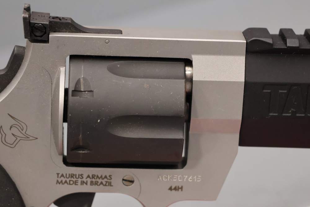 Taurus Raging Hunter Revolver .44MAG / .44SPL 8.25" w/ Box - NEW - 6rds - -img-10