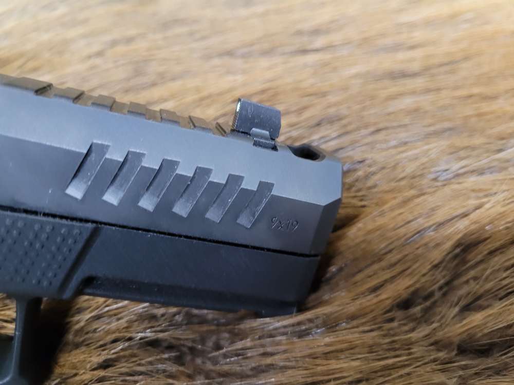 New CZ P10C Ported 9mm Optics Ready NO MAGAZINES-img-8