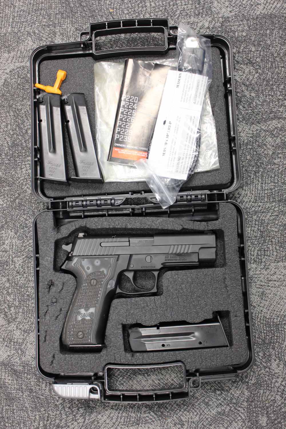 Sig Sauer P226XTM Extreme CA compliant .40S&W w/4 mags!-img-0