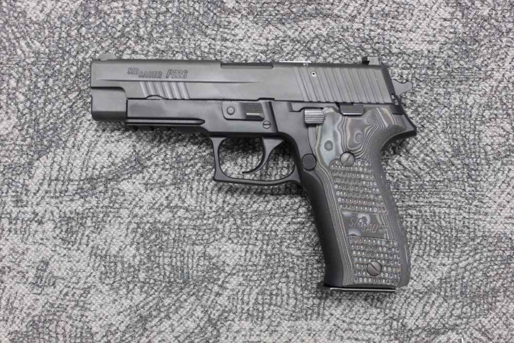 Sig Sauer P226XTM Extreme CA compliant .40S&W w/4 mags!-img-6