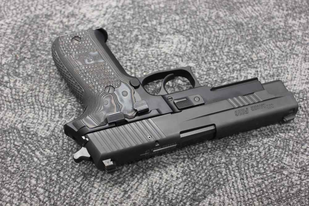 Sig Sauer P226XTM Extreme CA compliant .40S&W w/4 mags!-img-8