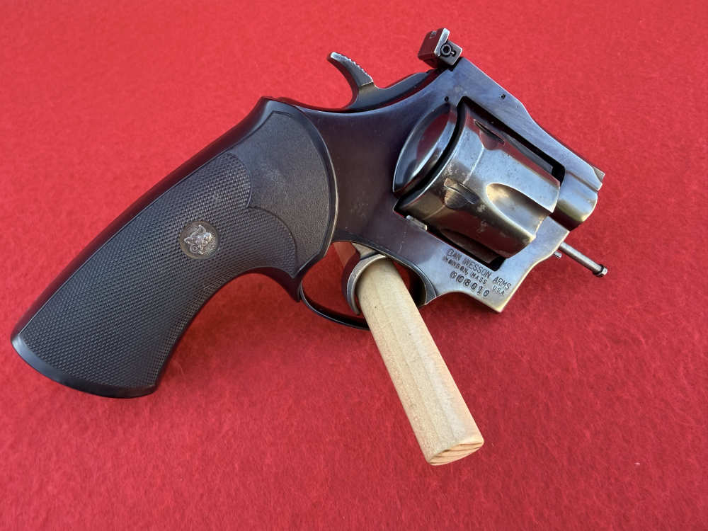 Dan Wesson Model 44 .44 Magnum 6 Round Blued Revolver Receiver/Frame-img-3
