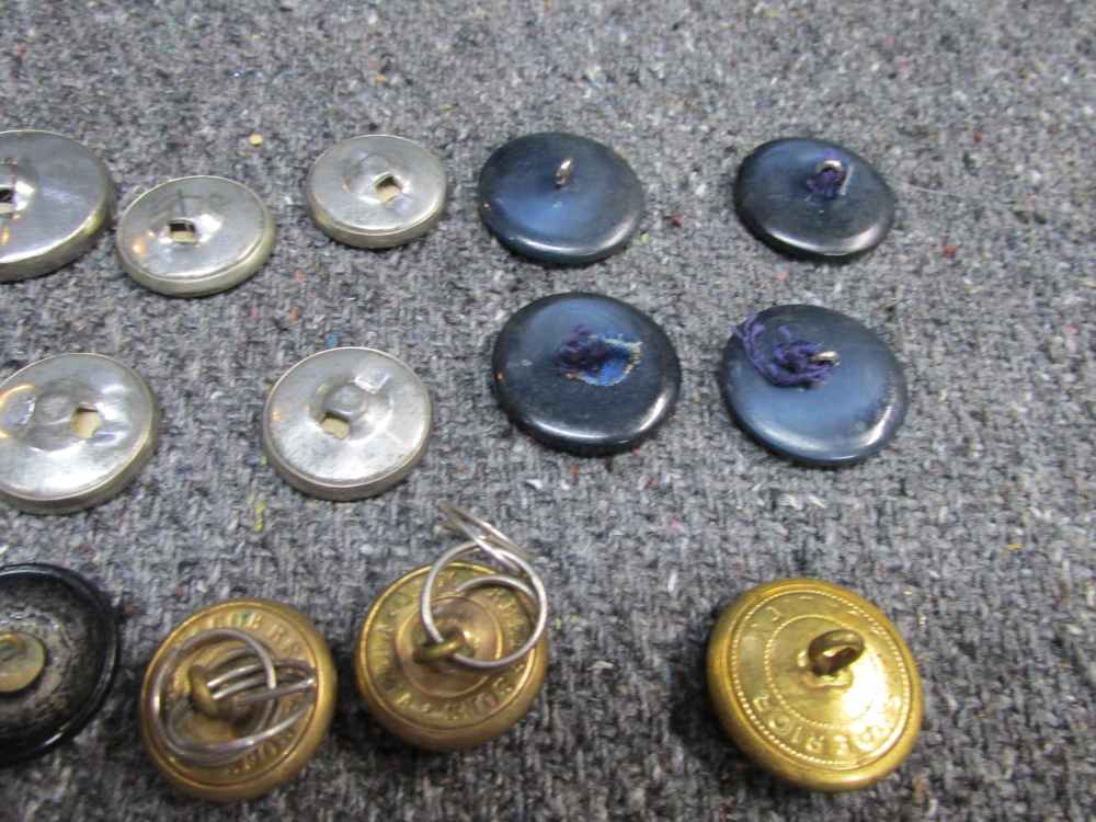 LOT 21 MILITARY/CIVILIAN VINTAGE BUTTONS AND PAIR OF MATCHING CUFF LINKS-img-7