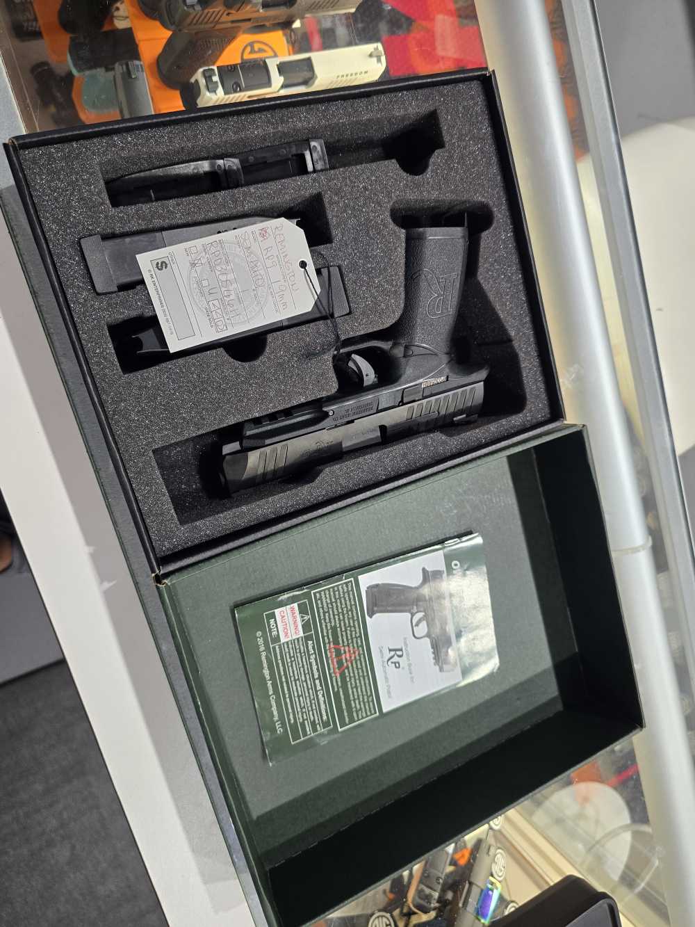 Remington RP9 Semi Auto Pistol - LIKE NEW-img-2
