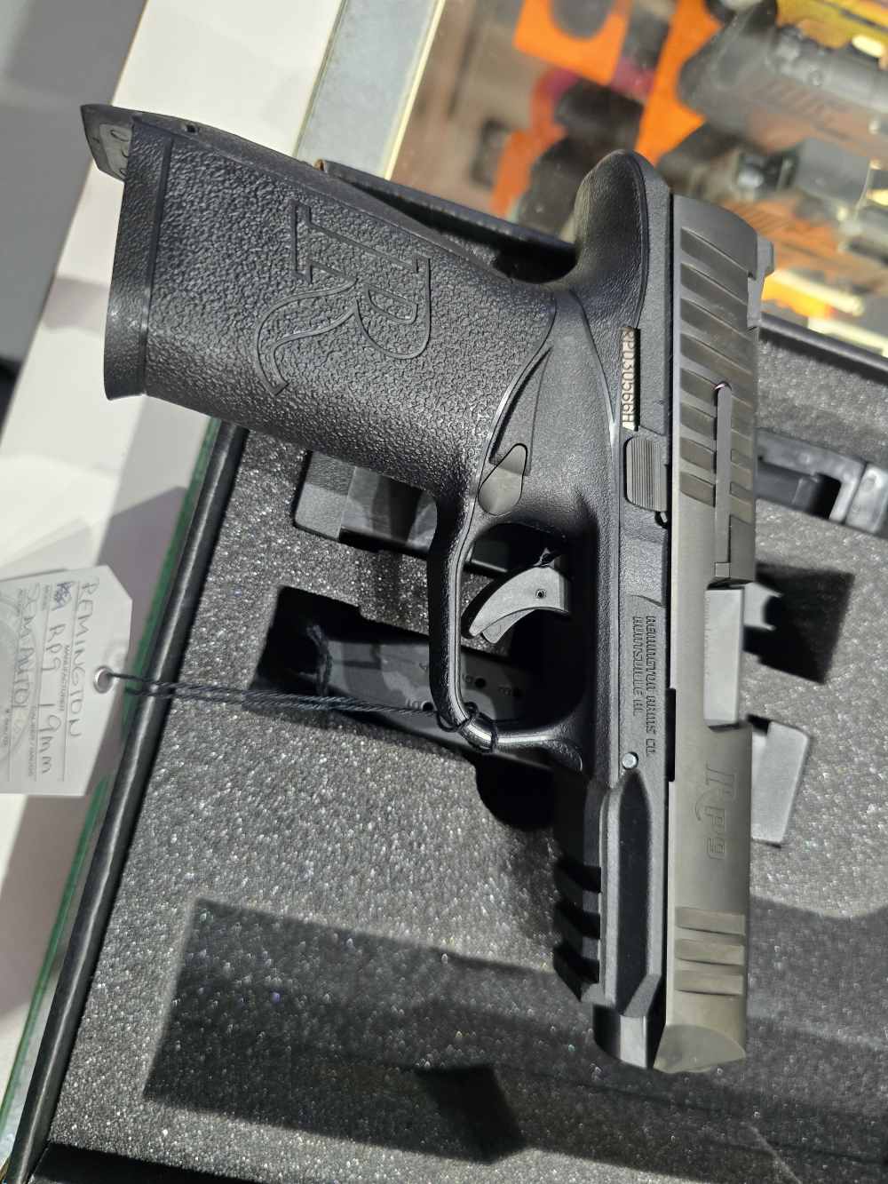 Remington RP9 Semi Auto Pistol - LIKE NEW-img-3