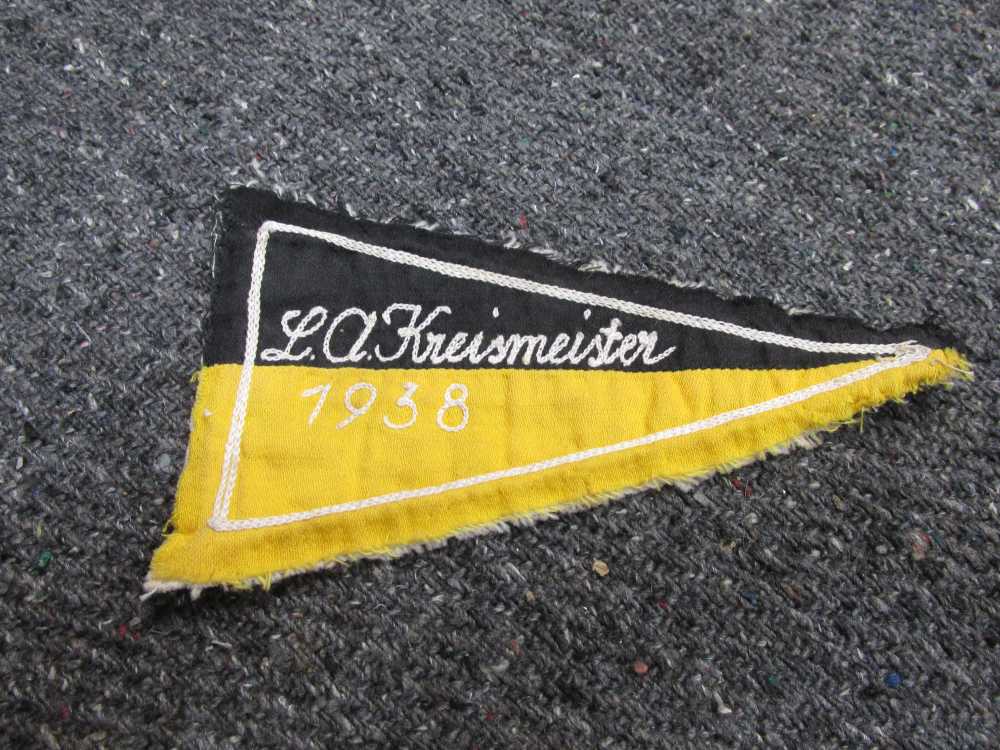 1938 VINTAGE GERMAN L.A. KREISMEISTER ATHLETIC CLUB PENNANT-img-0