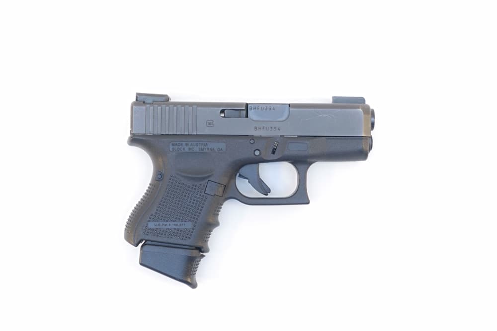 Glock 33 Gen4 .357 Sig - 6 x Mags, Night Sights, Original Case, Excellent-img-1