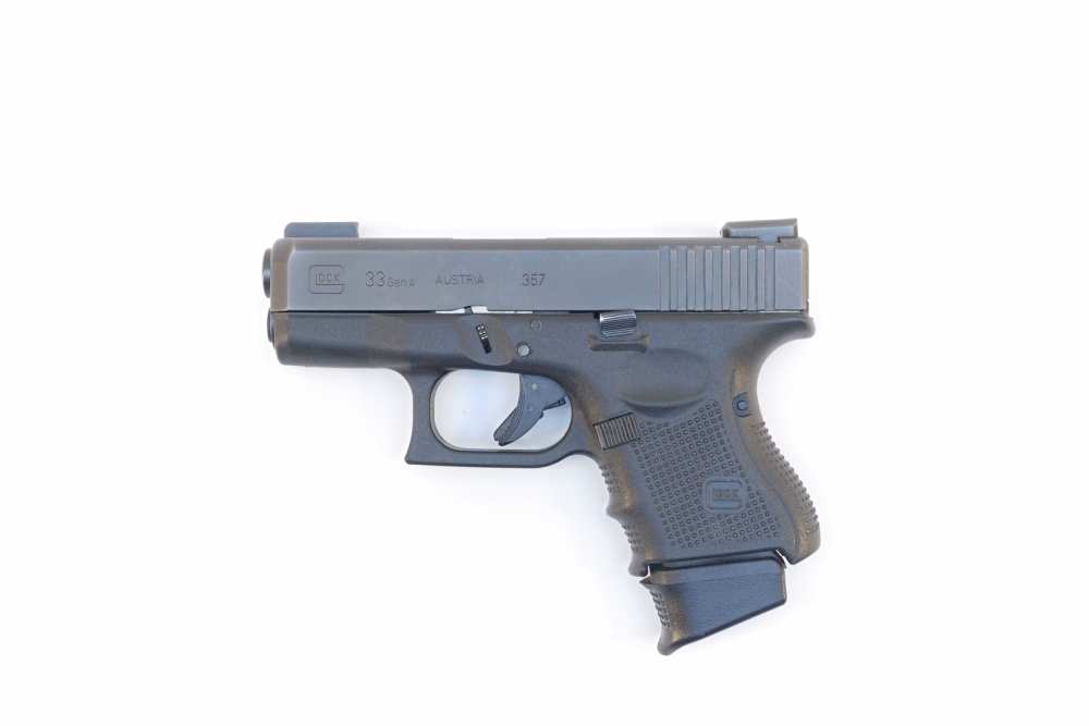 Glock 33 Gen4 .357 Sig - 6 x Mags, Night Sights, Original Case, Excellent-img-0