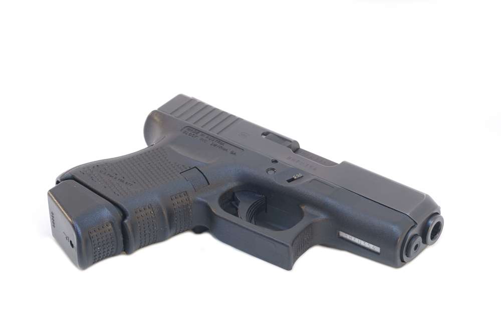 Glock 33 Gen4 .357 Sig - 6 x Mags, Night Sights, Original Case, Excellent-img-4