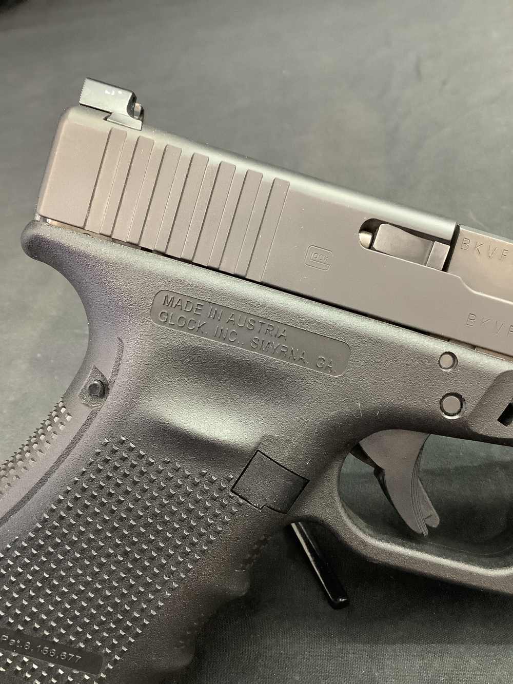 Glock 19 gen4 9mm Night Sights 15rd mags-img-3