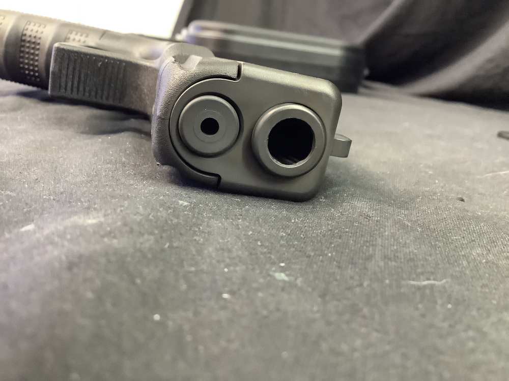 Glock 19 gen4 9mm Night Sights 15rd mags-img-22