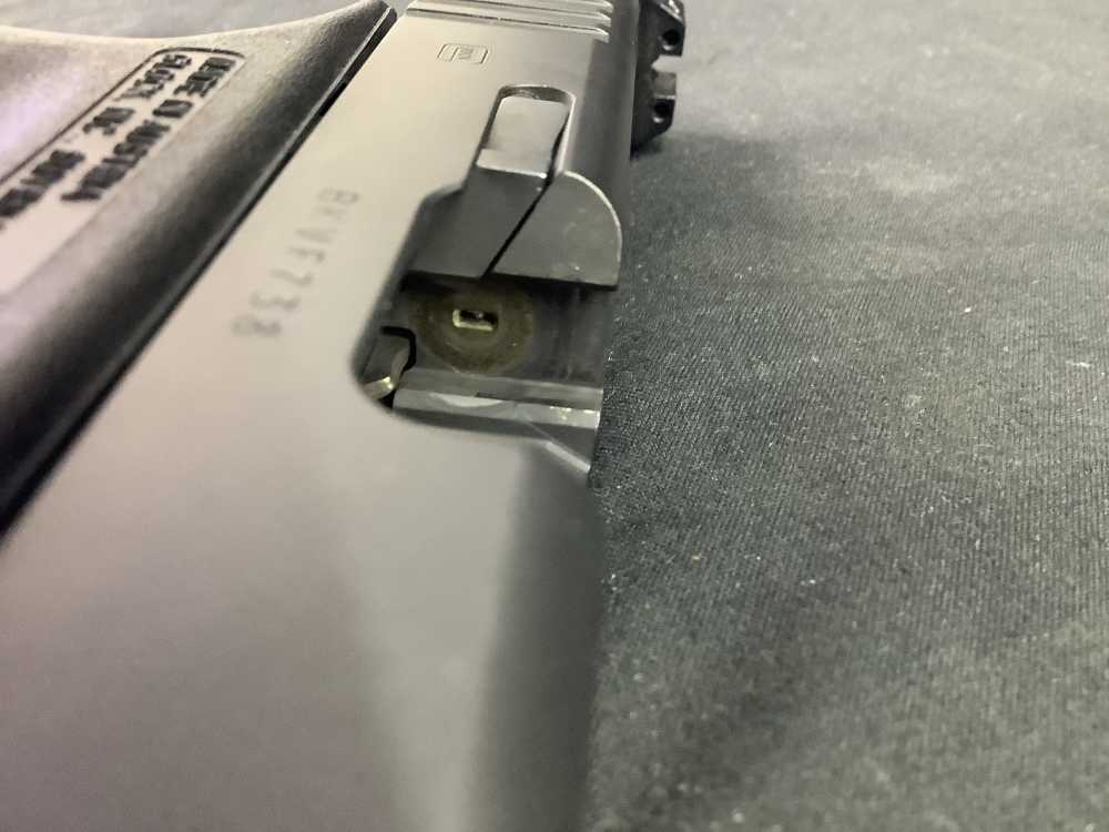 Glock 19 gen4 9mm Night Sights 15rd mags-img-21