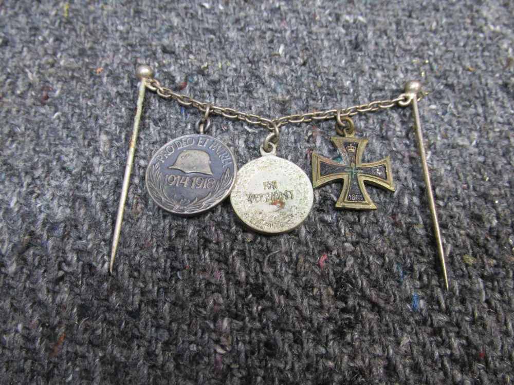 WWI/WWII GERMAN DOUBLE PIN VEST/TAILCOAT CHAIN, 3 MINI MEDALS-img-0