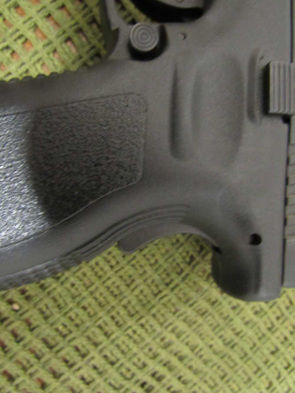 Springfield Armory XD-40 40 S&W 4" Striker Fired Semi-Automatic Pistol -img-11